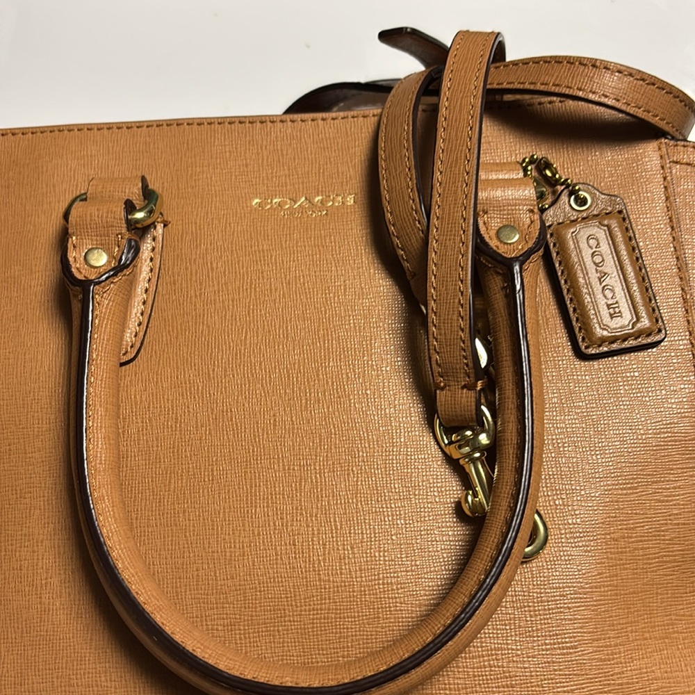 Vintage New Coach Leather Shoulder/Handbag